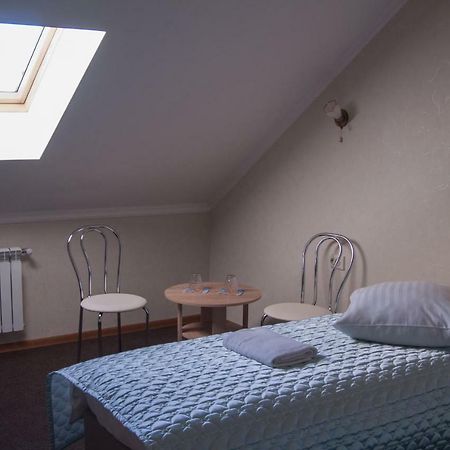 Hôtel Veles à Brovary Extérieur photo