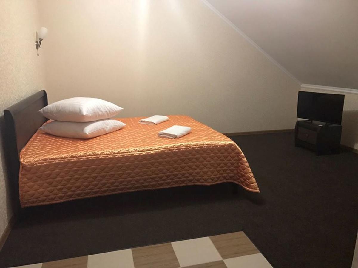 Hôtel Veles à Brovary Extérieur photo