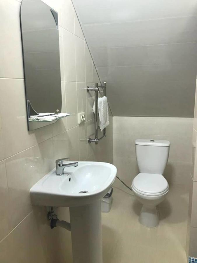 Hôtel Veles à Brovary Extérieur photo