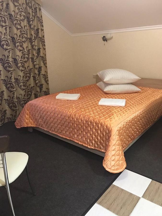 Hôtel Veles à Brovary Extérieur photo
