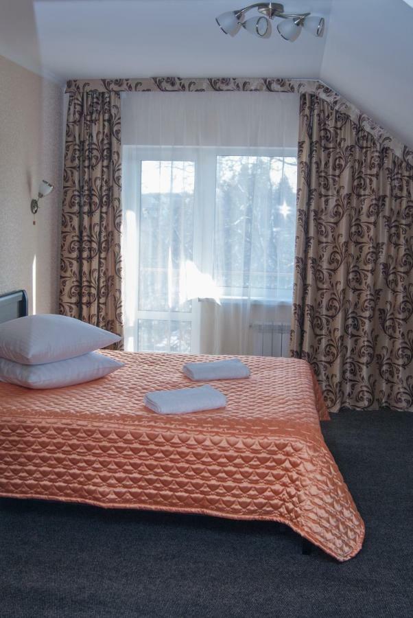 Hôtel Veles à Brovary Extérieur photo