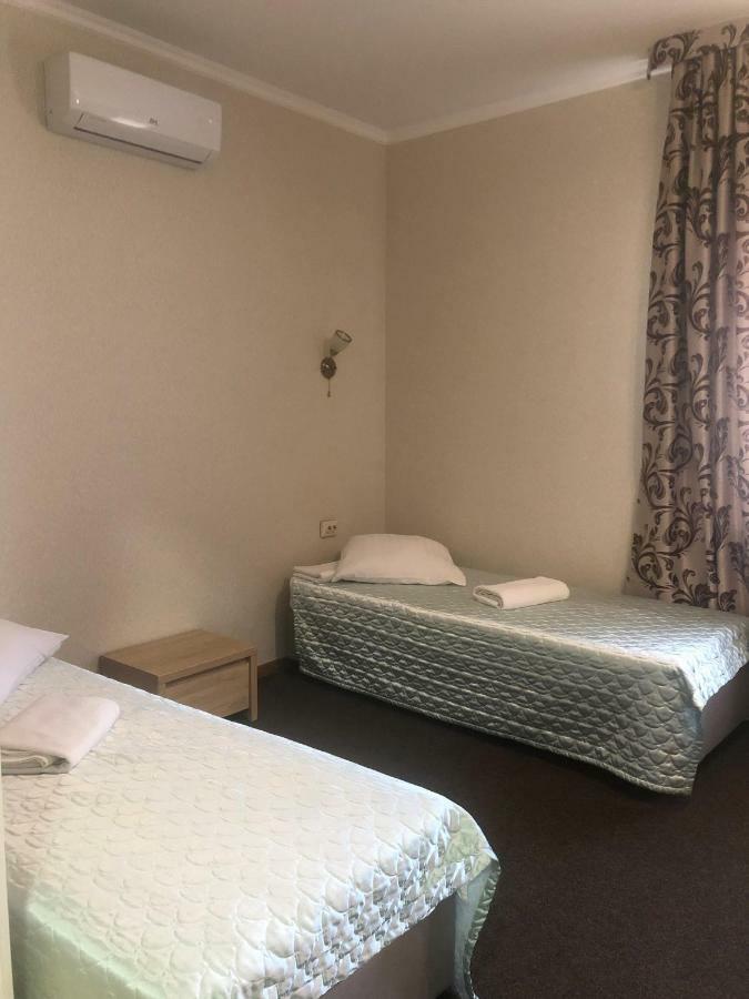 Hôtel Veles à Brovary Extérieur photo