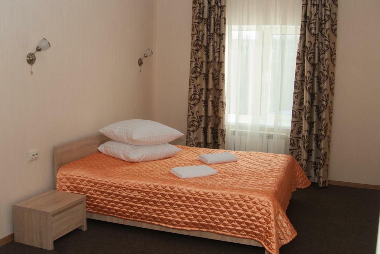 Hôtel Veles à Brovary Extérieur photo