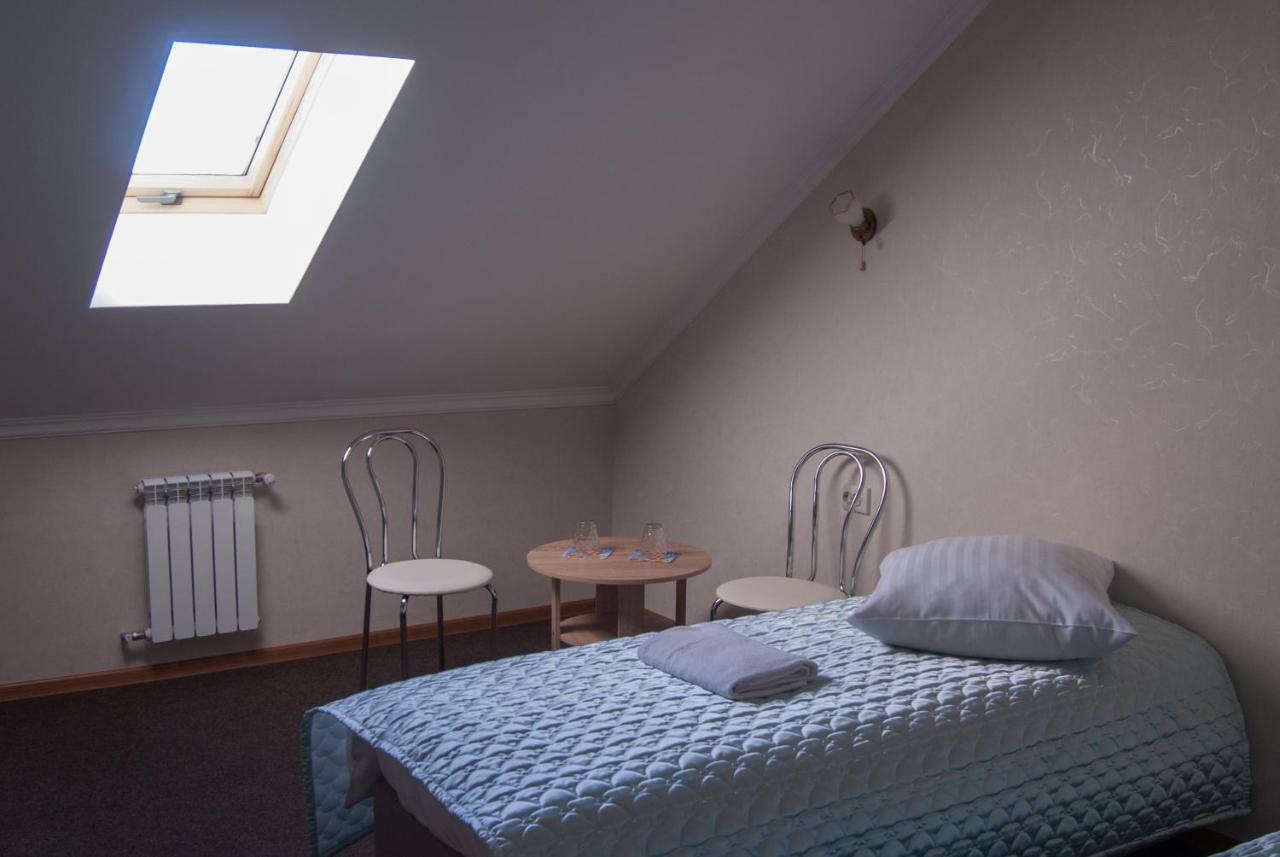Hôtel Veles à Brovary Extérieur photo