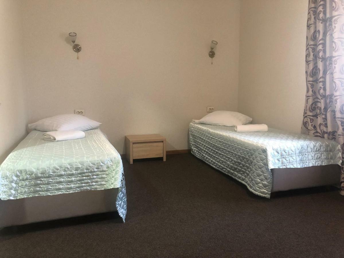 Hôtel Veles à Brovary Extérieur photo