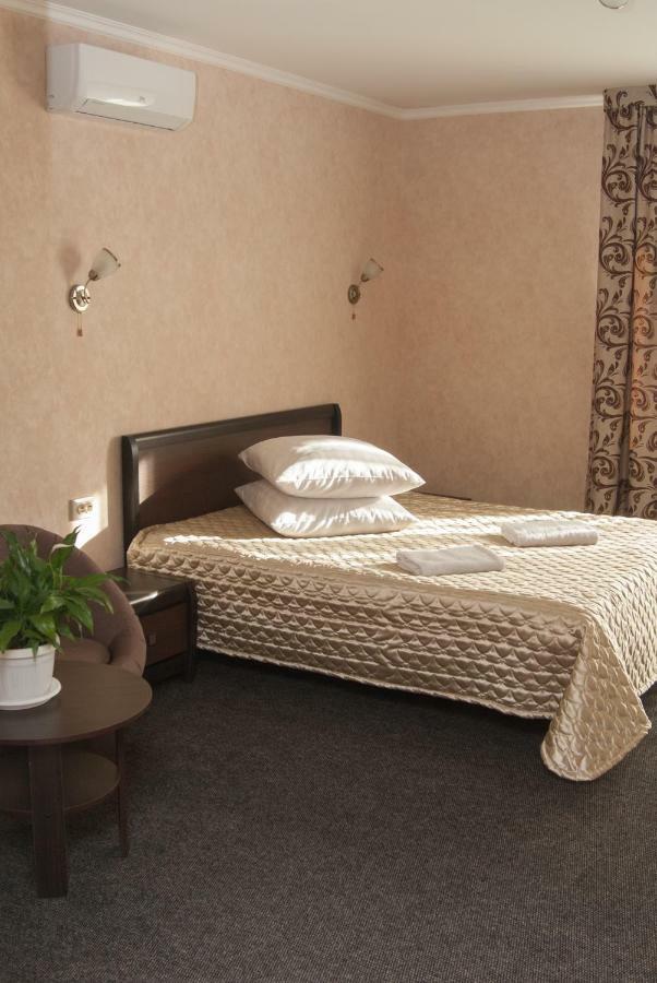 Hôtel Veles à Brovary Extérieur photo
